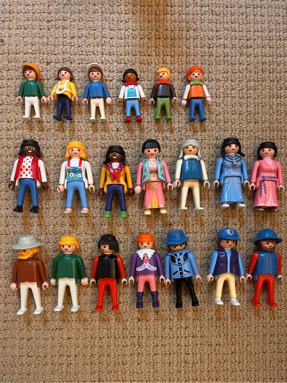 Vintage Playmobil-Style Assorted Kids Figures – Multicolor Set
